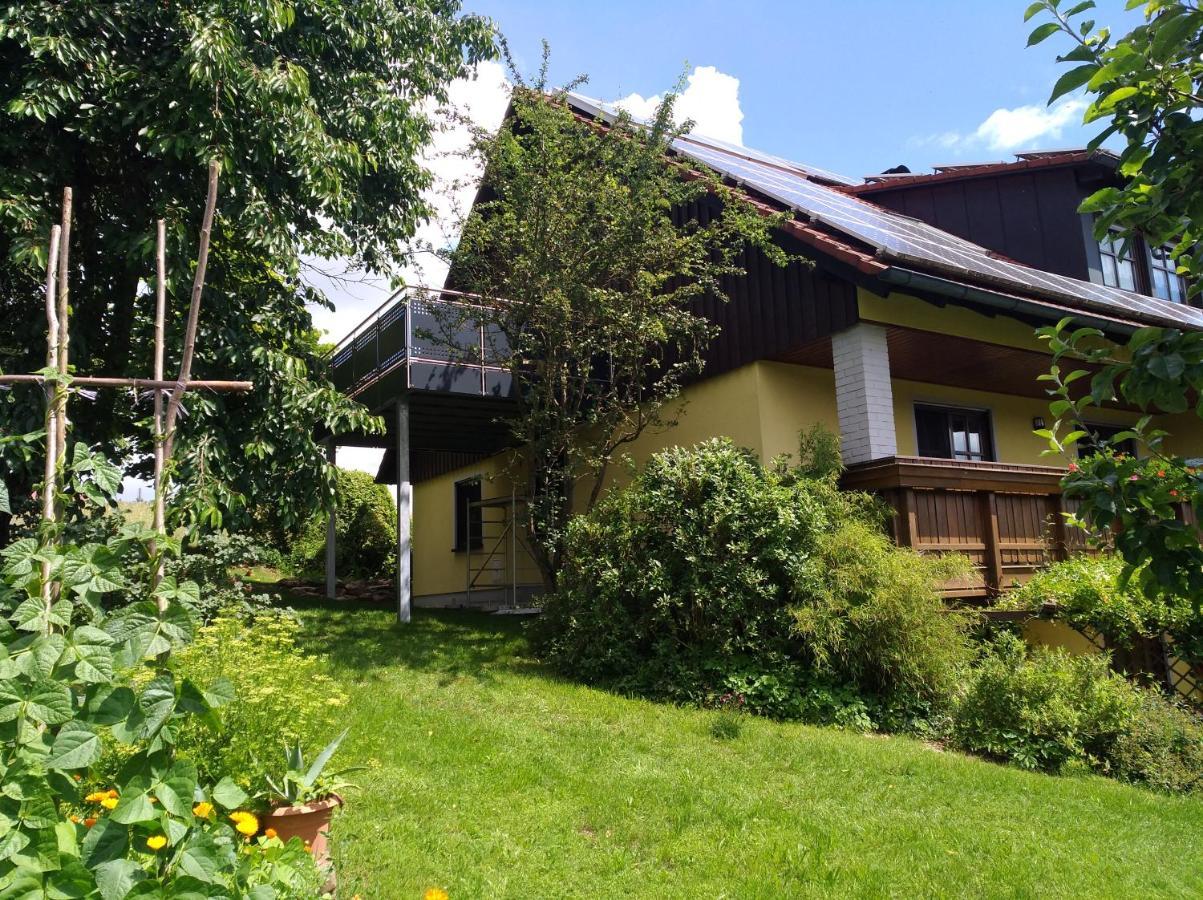 Ferienwohnung Adelhardt Eckersdorf Екстериор снимка