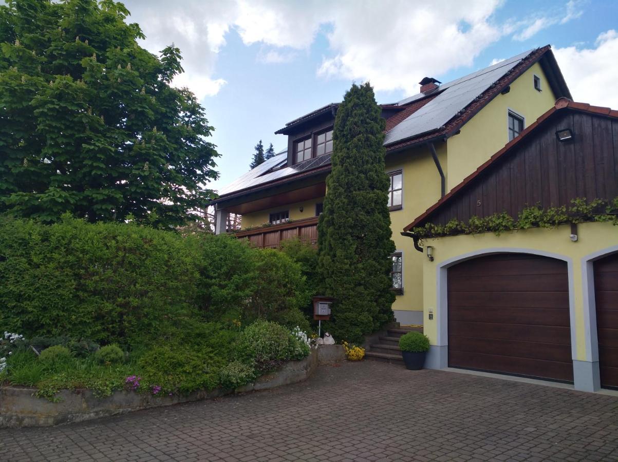 Ferienwohnung Adelhardt Eckersdorf Екстериор снимка