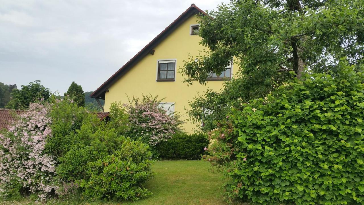 Ferienwohnung Adelhardt Eckersdorf Екстериор снимка