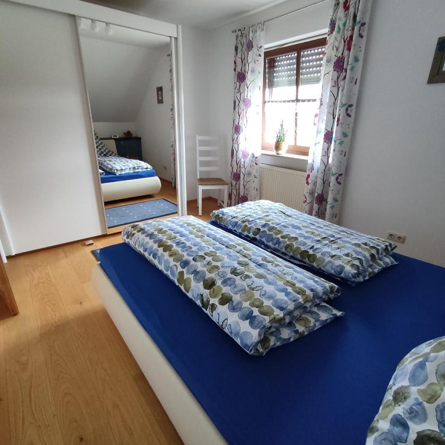 Ferienwohnung Adelhardt Eckersdorf Екстериор снимка